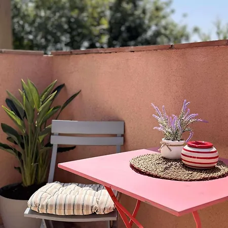 Holidays Font Mourrier